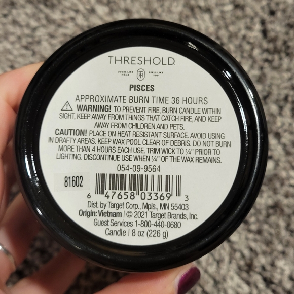 Threshold Pisces Single Wick Candle - Picture 2 of 3